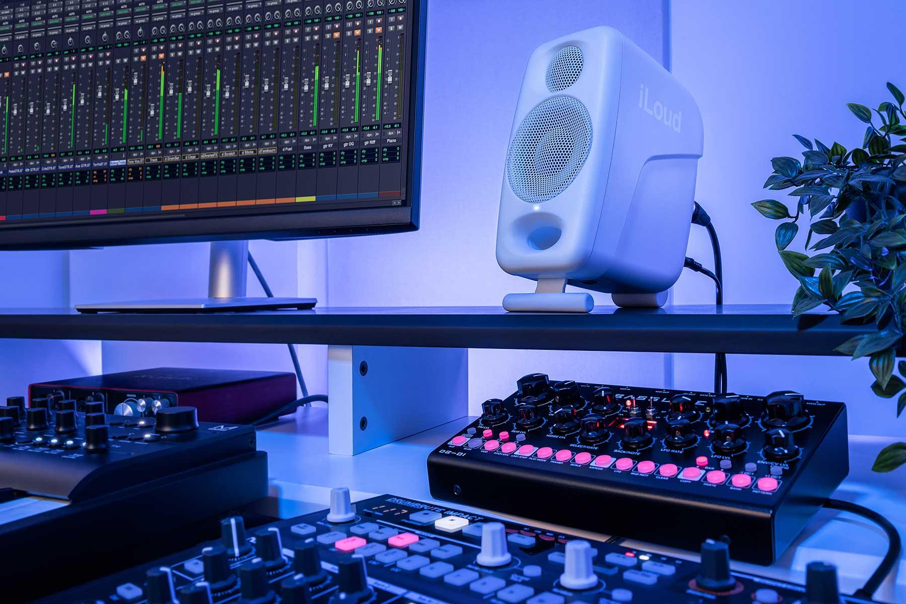 iLoud Micro Monitor PRO WHITE Single,Mic NOT included - Andertons